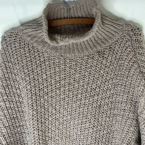 POL Distressed Oversized Mock Neck Sweater Size Medium - Picture 3 of 16